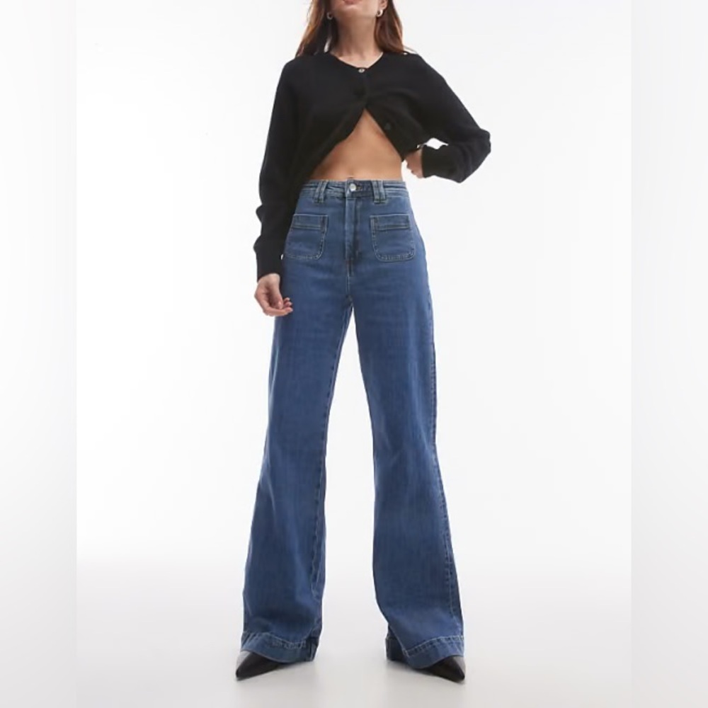 & Other Stories High Rise Flared Jeans with Patch Pockets size 4